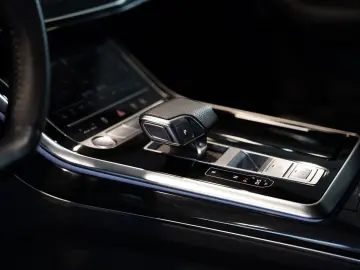 Q8 55 TFSI q. 3 x S Line  S-Sitze  22 Pano MwSt