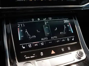 Q8 55 TFSI q. 3 x S Line  S-Sitze  22 Pano MwSt