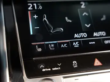 Q8 55 TFSI q. 3 x S Line  S-Sitze  22 Pano MwSt