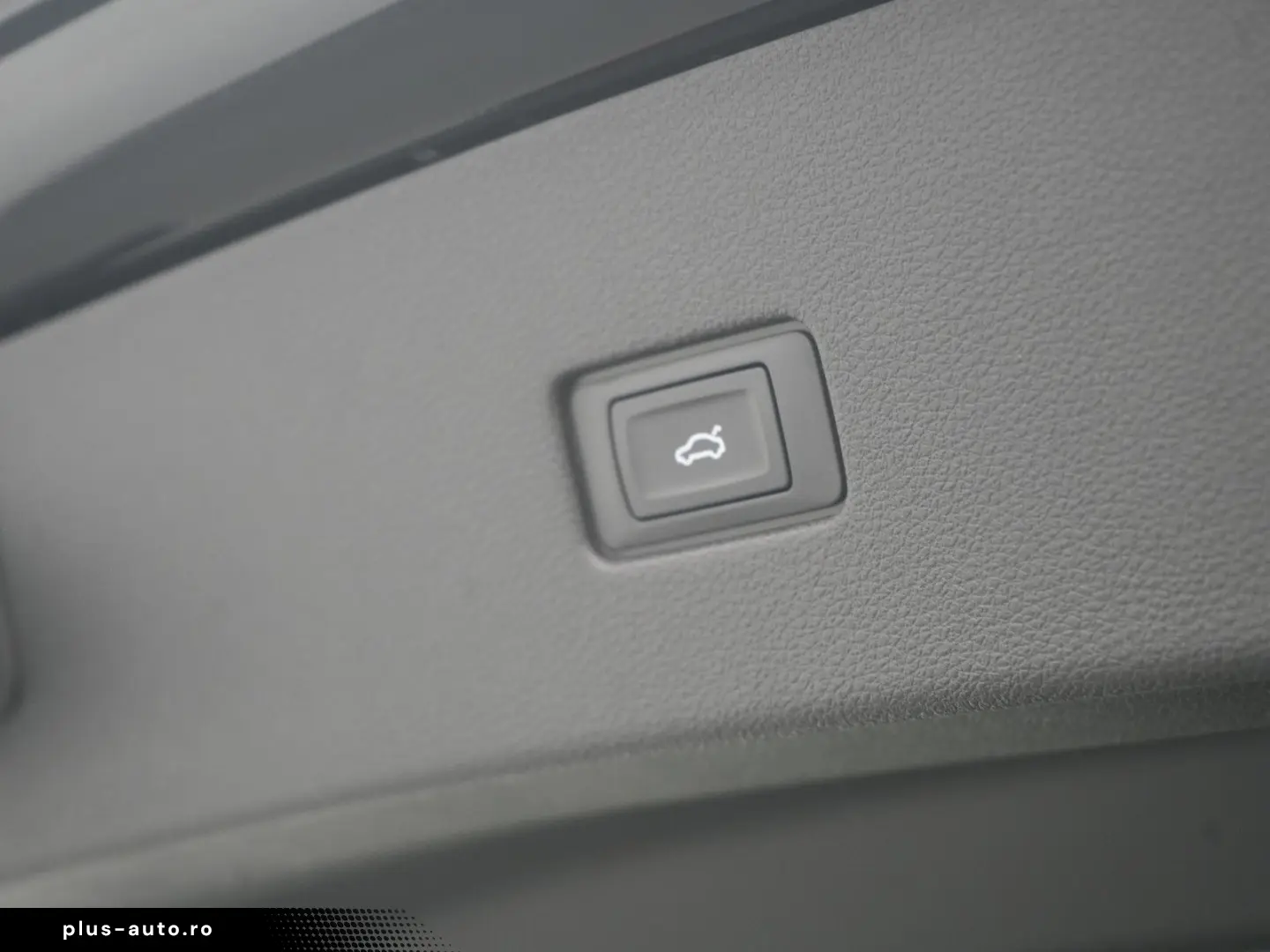 Q8 S line LEDER KAM NAVI VIRT CARPLAY SHZ PDC