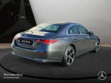 E 300 de Avantgarde Advanced LED DISTRONIC MBUX