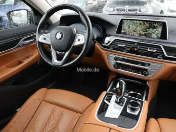 740d xDrive Innovationsp. Sport Aut. Standhzg.