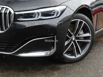 740d xDrive Innovationsp. Sport Aut. Standhzg.