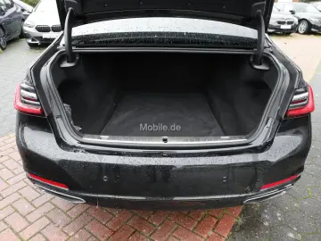 740d xDrive Innovationsp. Sport Aut. Standhzg.