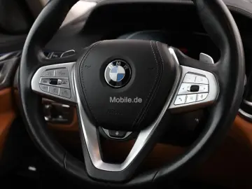 740d xDrive Innovationsp. Sport Aut. Standhzg.