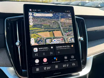 Volvo XC90 T8 Facelift Ultra Bright AHK PANO 7loc