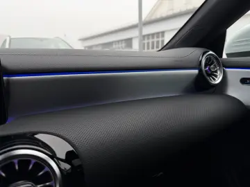 CLA 200 AMG 19  PANO DISTR  Sitzklima 360  Leder