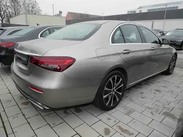 E 200 Limo Exclusive Totwinkel-Assist Kamera DAB