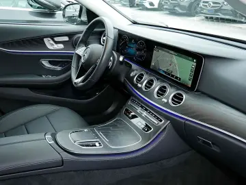 E 200 Limo Exclusive Totwinkel-Assist Kamera DAB