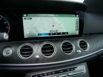 E 200 Limo Exclusive Totwinkel-Assist Kamera DAB