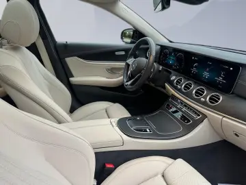 E 300 e 4Matic AVANTGARDE DISTRONIC HUD 360