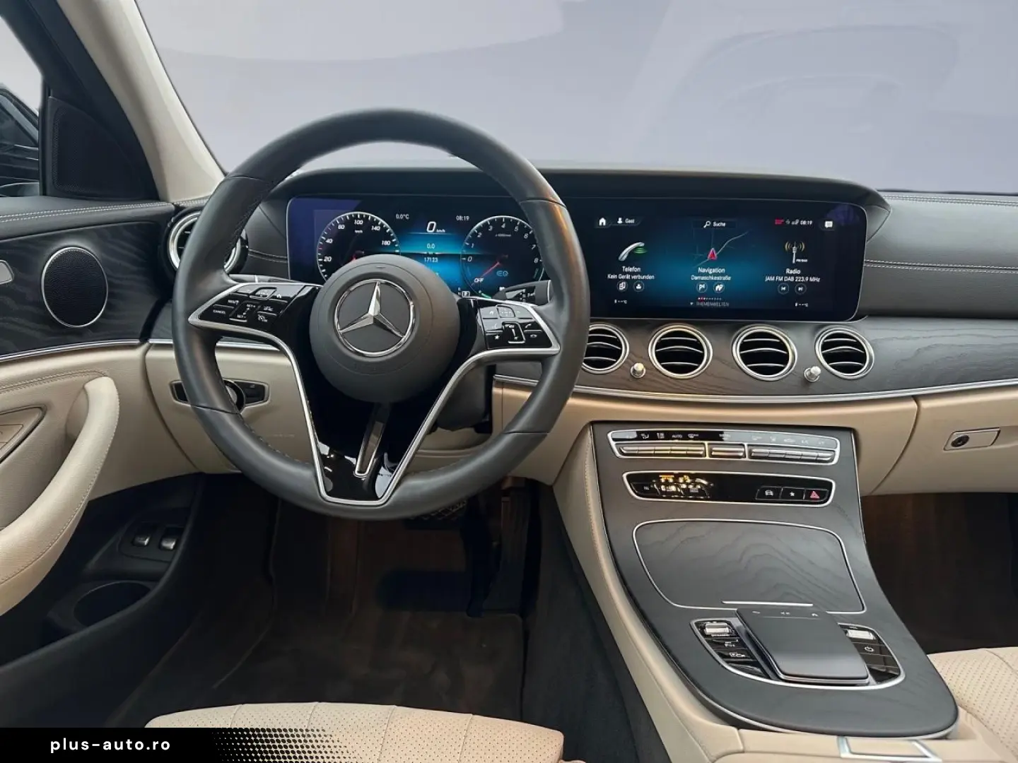 E 300 e 4Matic AVANTGARDE DISTRONIC HUD 360