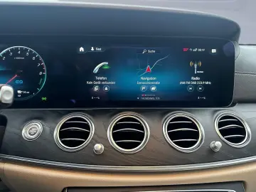 E 300 e 4Matic AVANTGARDE DISTRONIC HUD 360