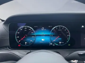 E 300 e 4Matic AVANTGARDE DISTRONIC HUD 360