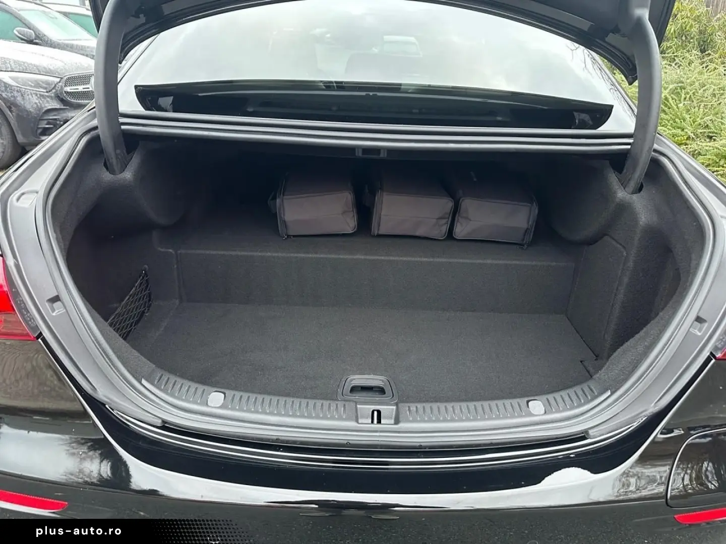 E 300 e 4Matic AVANTGARDE DISTRONIC HUD 360