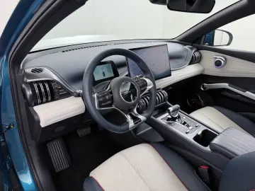 ATTO 3 62kWh 204pk Design SOH 94% panorama dach