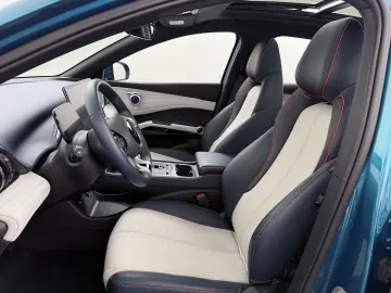 ATTO 3 62kWh 204pk Design SOH 94% panorama dach