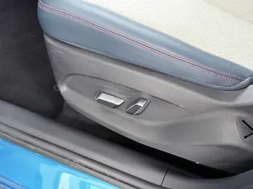 ATTO 3 62kWh 204pk Design SOH 94% panorama dach