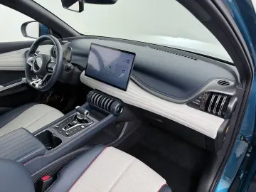 ATTO 3 62kWh 204pk Design SOH 94% panorama dach