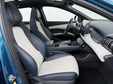 ATTO 3 62kWh 204pk Design SOH 94% panorama dach