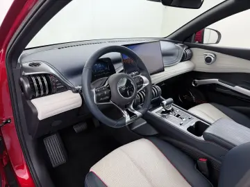 ATTO 3 62kWh Design SOH 98% panorama dach Leer E