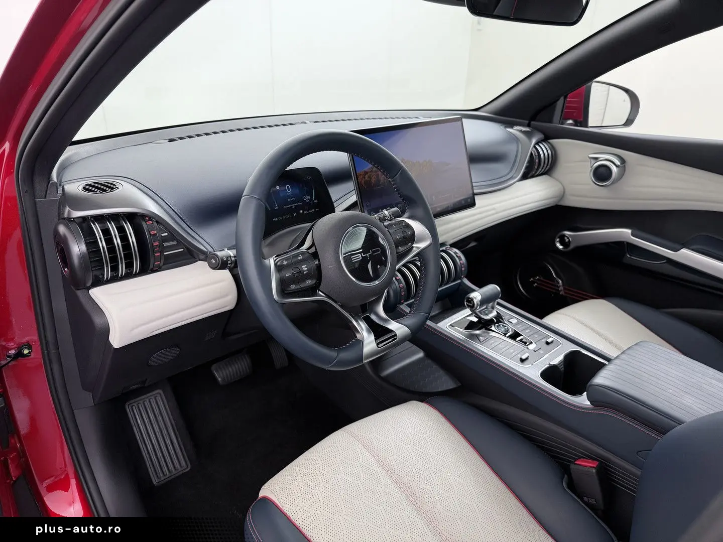 ATTO 3 62kWh Design SOH 98% panorama dach Leer E