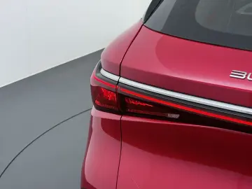 ATTO 3 62kWh Design SOH 98% panorama dach Leer E