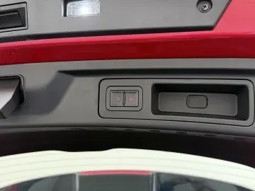 ATTO 3 62kWh Design SOH 98% panorama dach Leer E