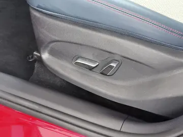 ATTO 3 62kWh Design SOH 98% panorama dach Leer E