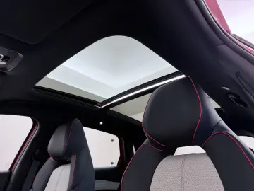 ATTO 3 62kWh Design SOH 98% panorama dach Leer E