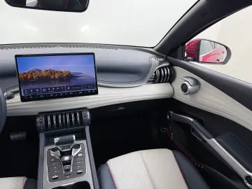 ATTO 3 62kWh Design SOH 98% panorama dach Leer E