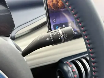 ATTO 3 62kWh Design SOH 98% panorama dach Leer E