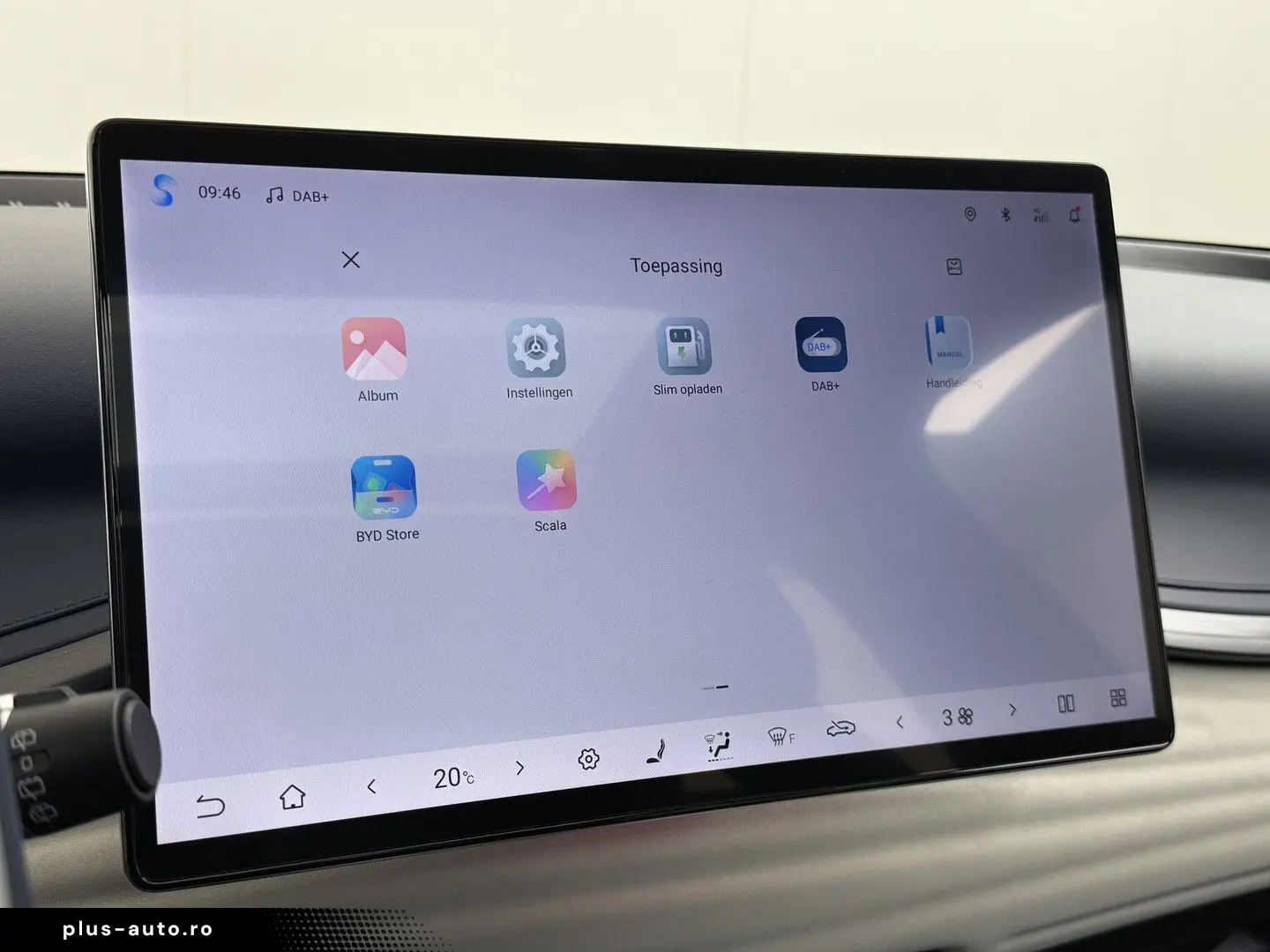 ATTO 3 62kWh Design SOH 98% panorama dach Leer E