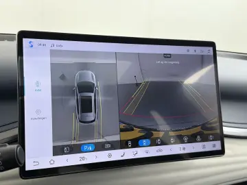 ATTO 3 62kWh Design SOH 98% panorama dach Leer E