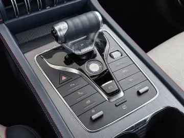 ATTO 3 62kWh Design SOH 98% panorama dach Leer E