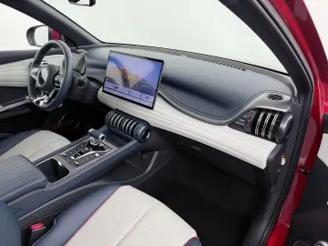 ATTO 3 62kWh Design SOH 98% panorama dach Leer E