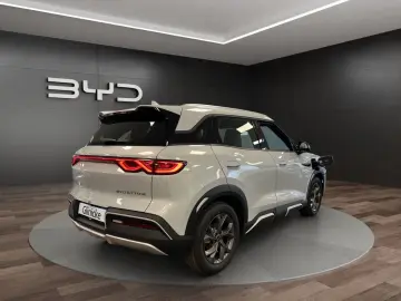 Atto 2 Boost LED Navi Pano ACC Kamera DAB APP