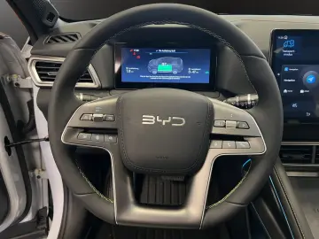 Atto 2 Boost LED Navi Pano ACC Kamera DAB APP