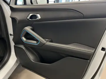 Atto 2 Boost LED Navi Pano ACC Kamera DAB APP