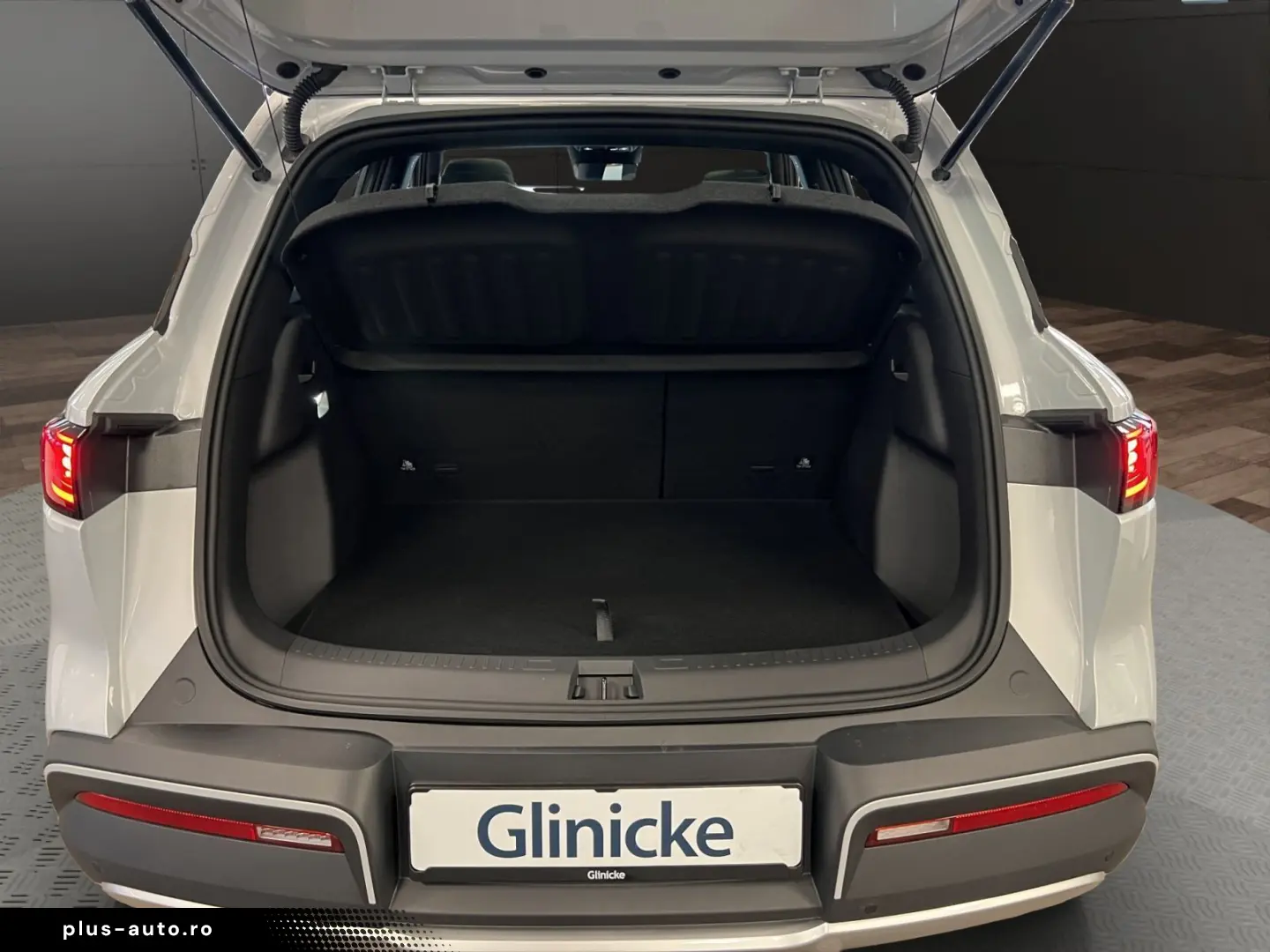 Atto 2 Boost LED Navi Pano ACC Kamera DAB APP