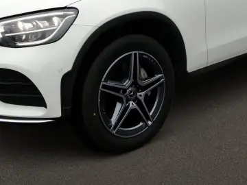 GLC 300 e 4M AMG Ambi 360  AHK Distr Memory MBUX