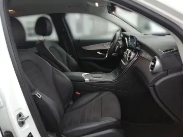 GLC 300 e 4M AMG Ambi 360  AHK Distr Memory MBUX