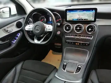 GLC 300 e 4M AMG Ambi 360  AHK Distr Memory MBUX