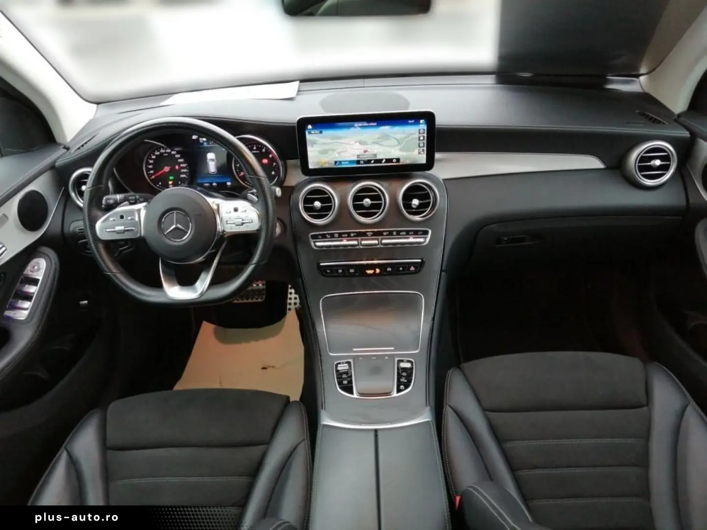 GLC 300 e 4M AMG Ambi 360  AHK Distr Memory MBUX