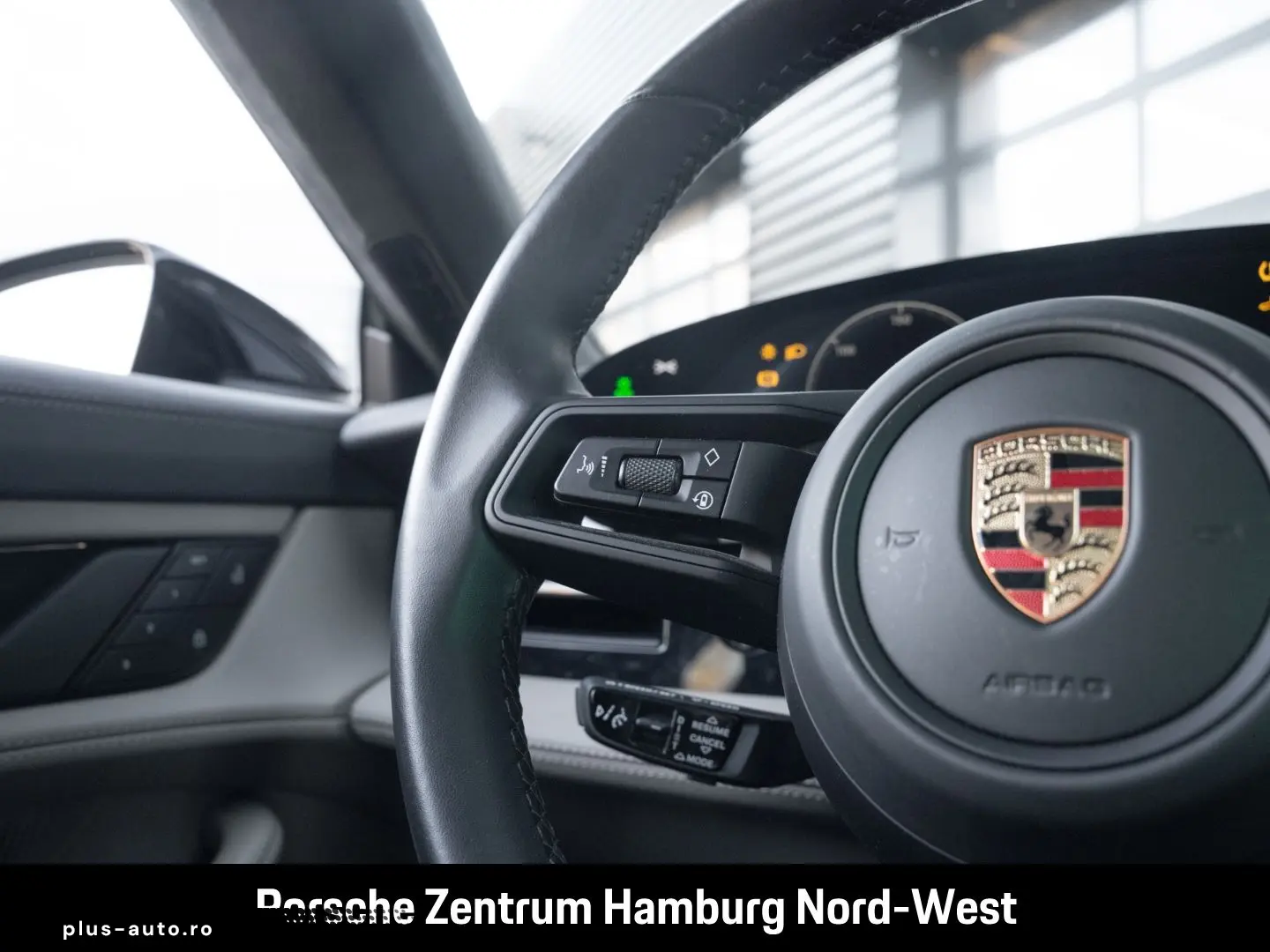 Taycan 4 Cross Turismo Panorama Burmester