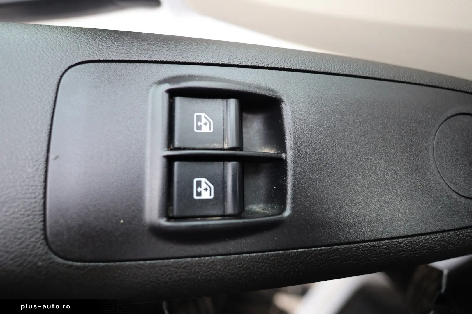 Fiat Ducato DOKA 7 locuri 2.3D 120CP