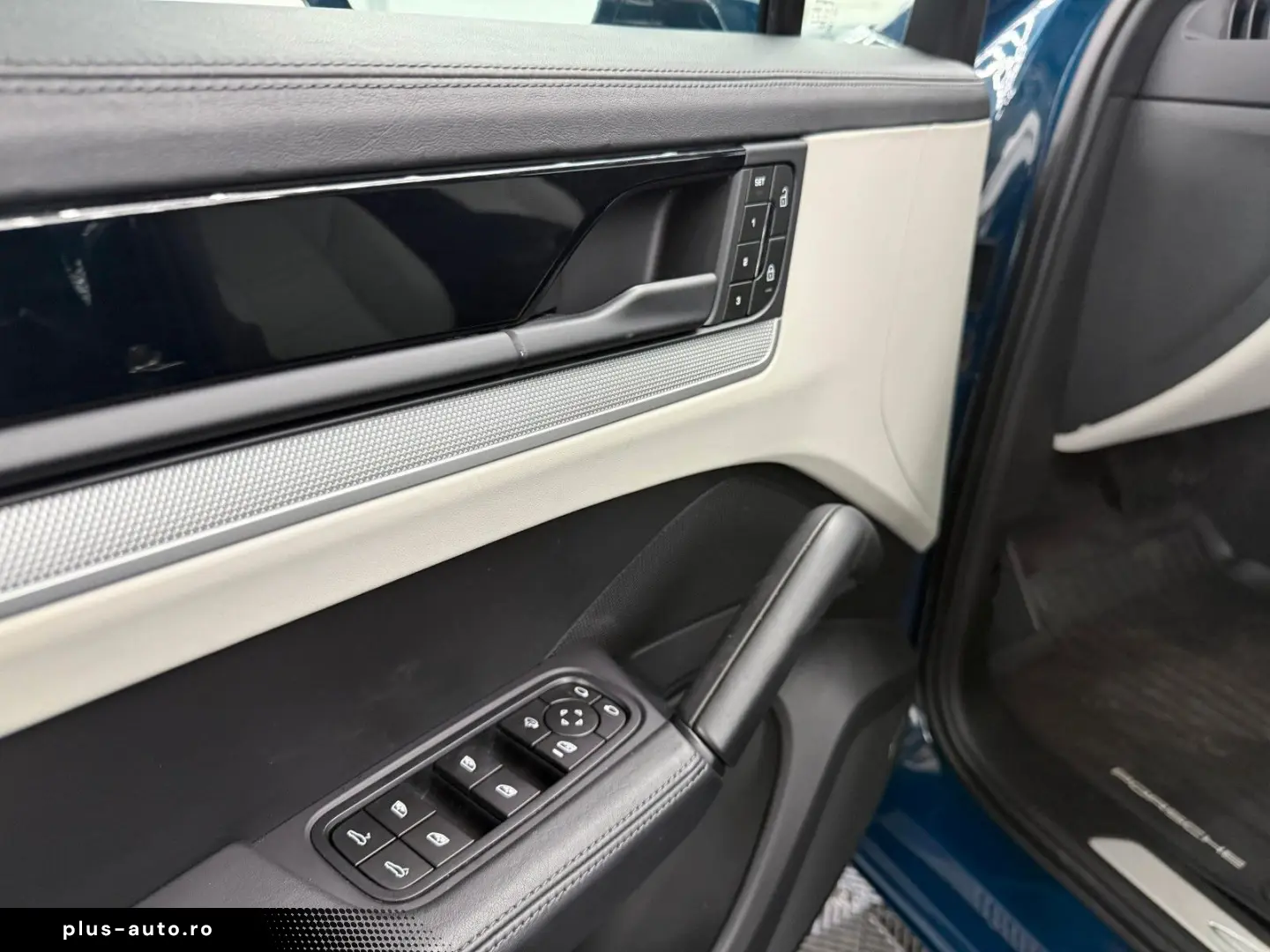 Cayenne  BOSE PANO ACC MEMORY