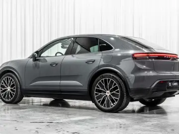 Macan 4 Electric Slate Grey Neo   Chalk Volleder