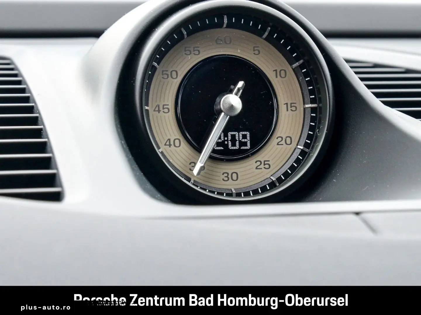 Macan 4 Burmester Panorama InnoDrive LED-Matrix