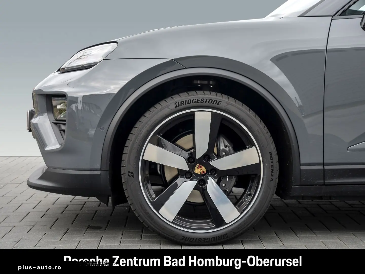 Macan 4 Burmester Panorama InnoDrive LED-Matrix